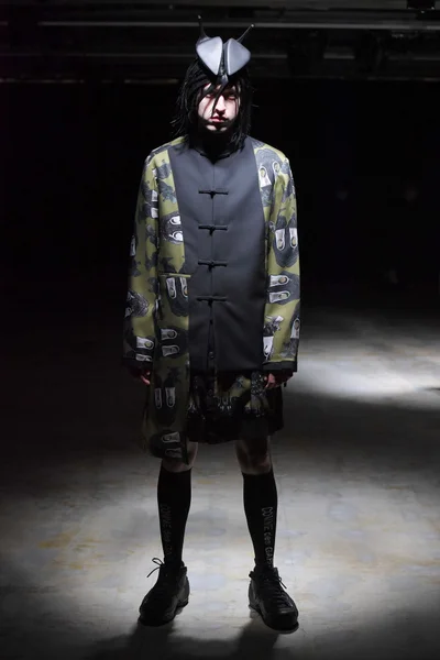 Look 28